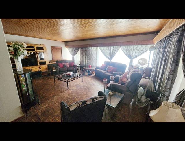 4 BEDROOM FREESTANDING FOR SALE IN TRIM PARK